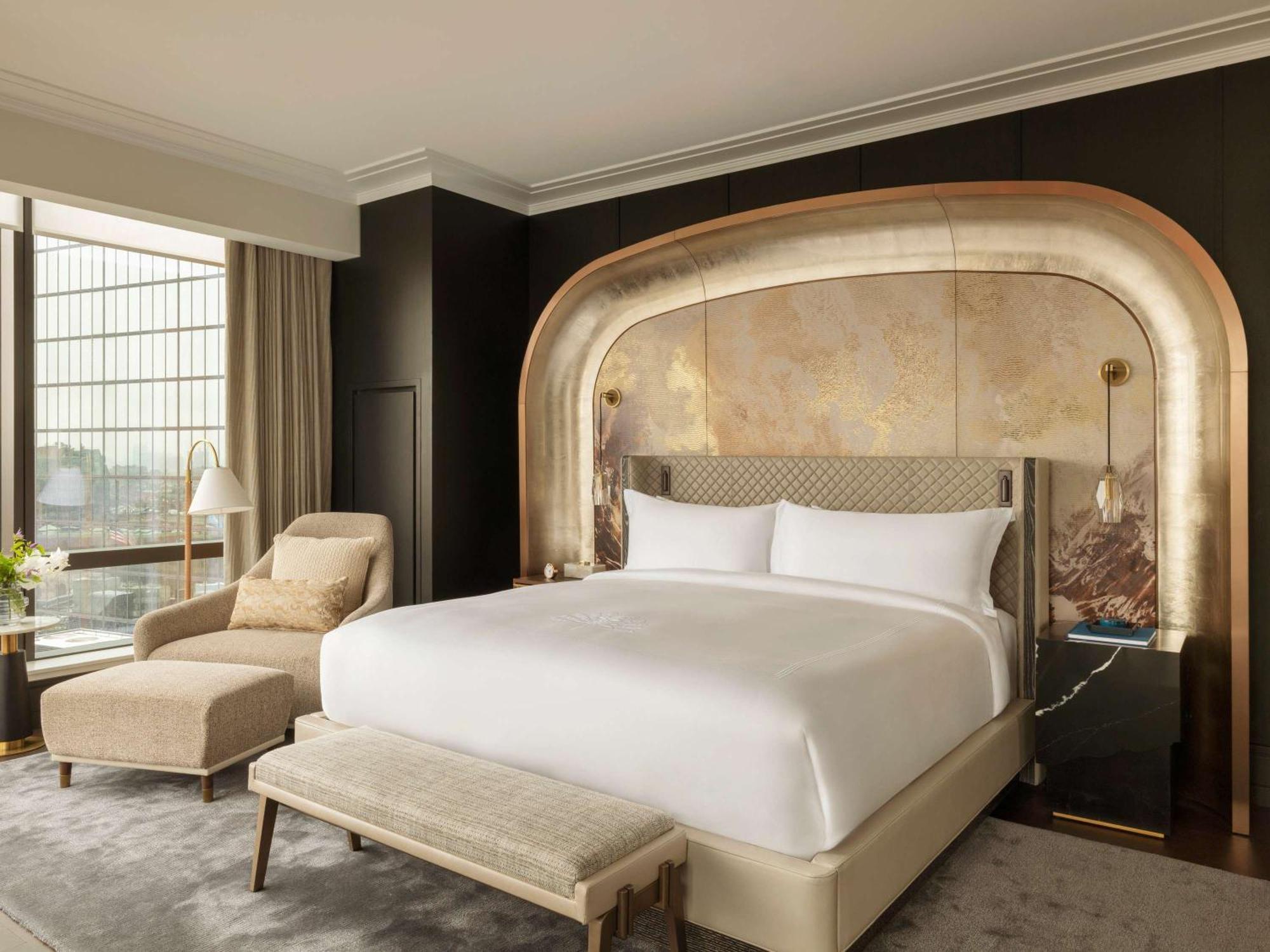 Raffles 5* Boston