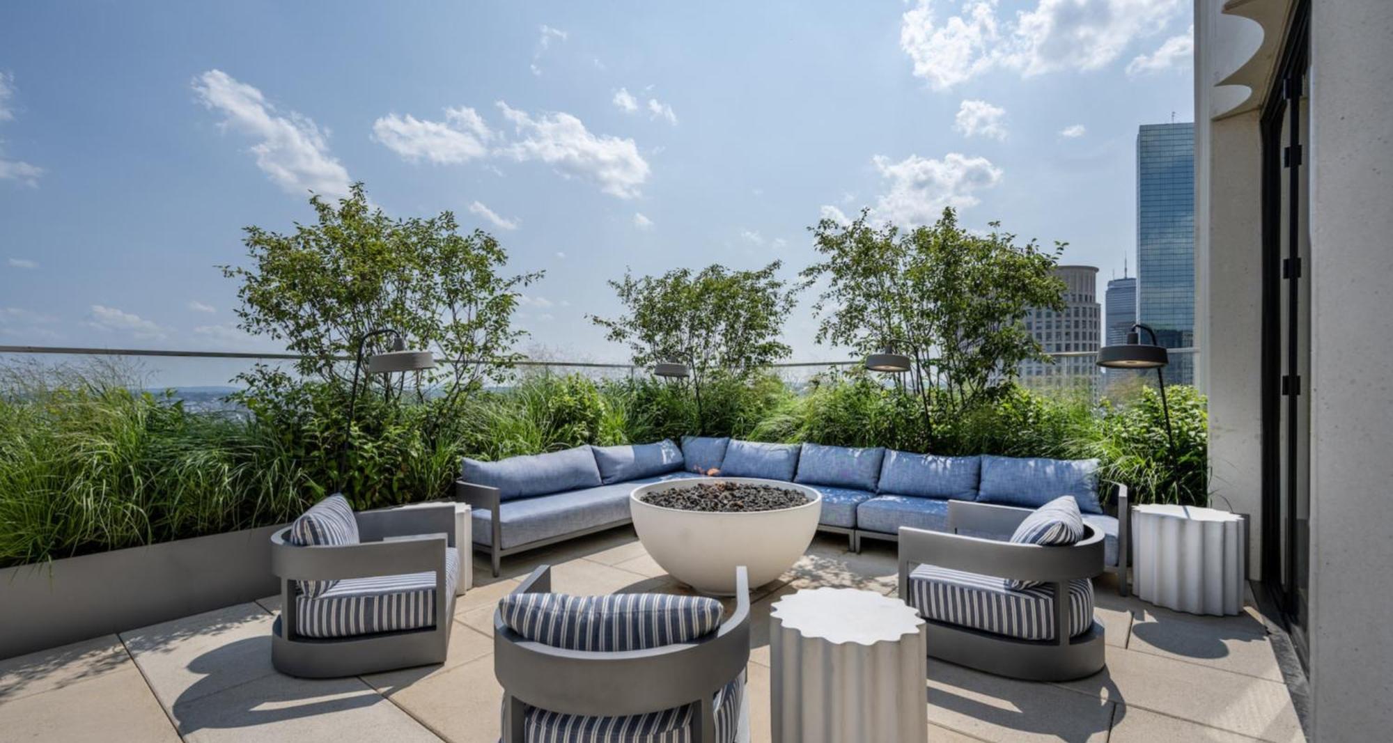 Luxury 2br Backbay Common T-station Roof Lounge Gym Boston