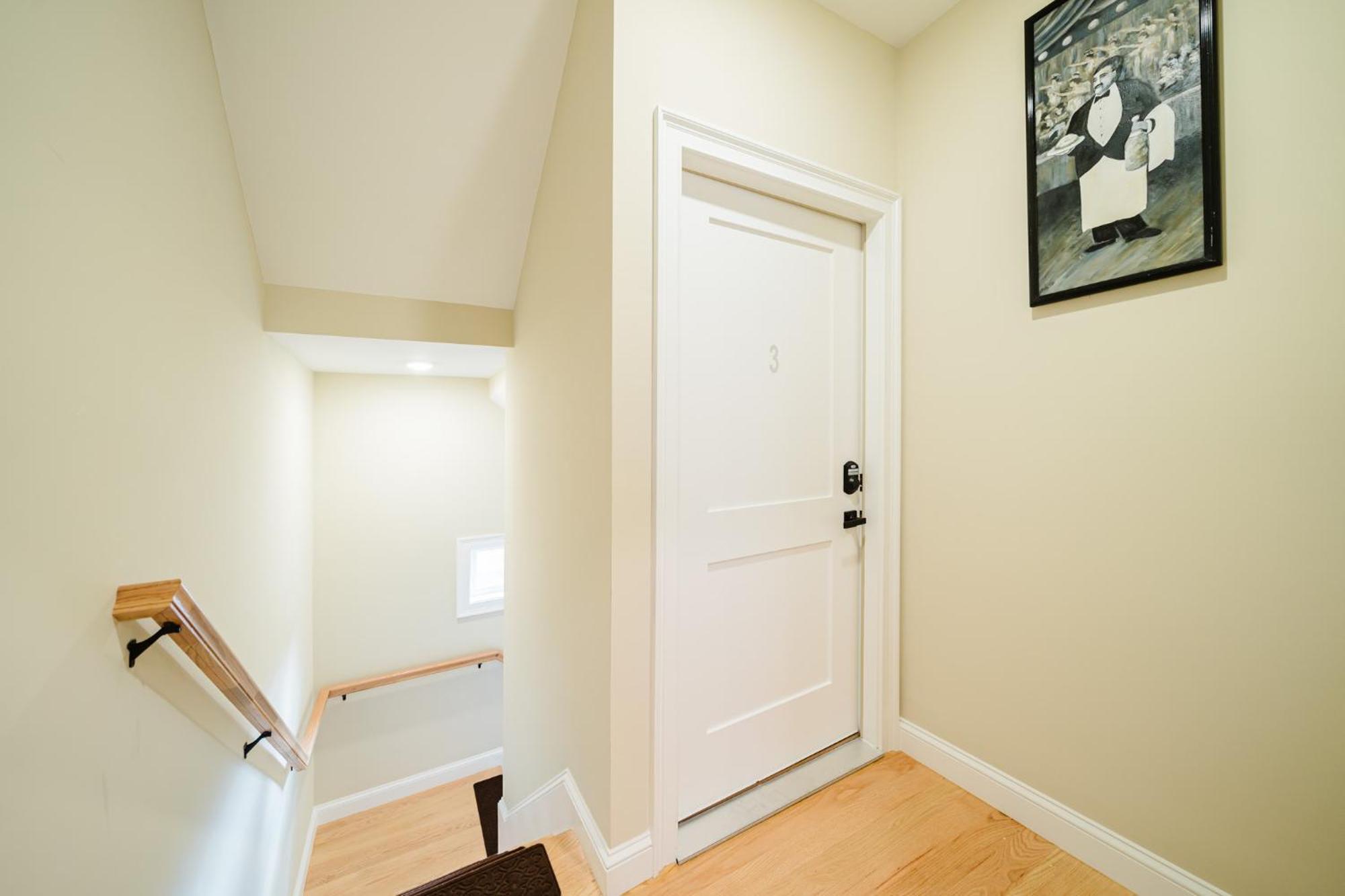 60-3 New Renovated Apartment Boston
