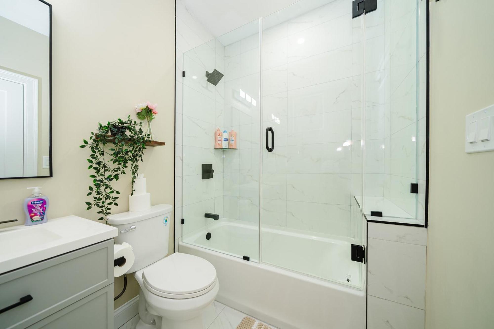 60-3 New Renovated Apartment *