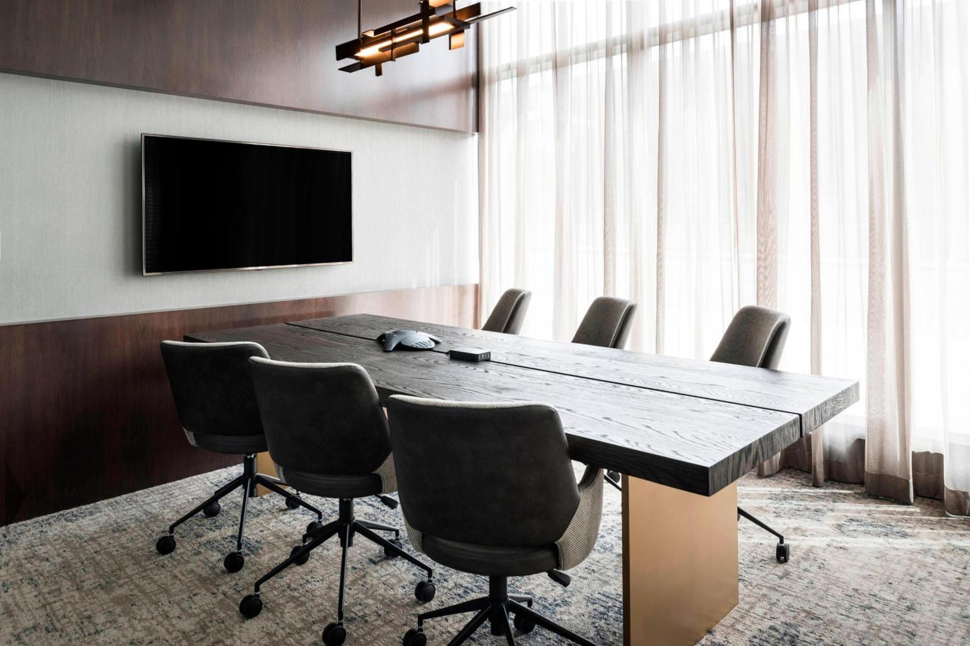 Ac By Marriott Downtown 4*