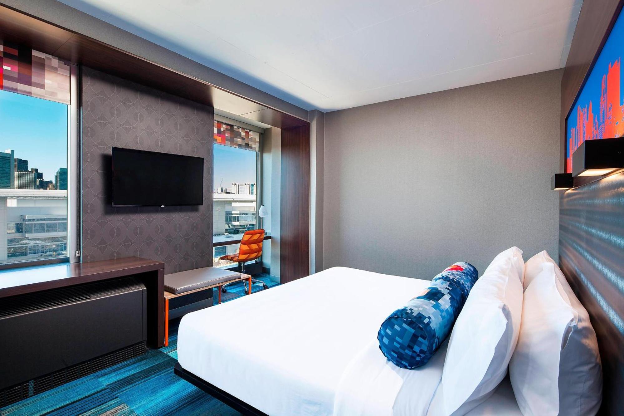 Aloft Seaport District 4*