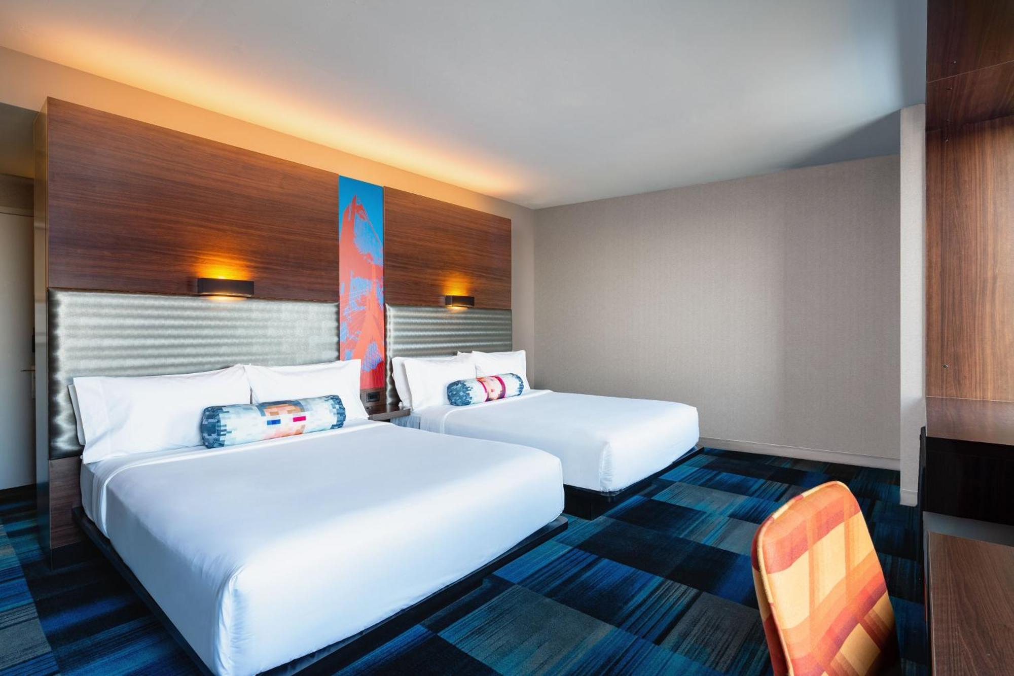 Aloft Seaport District 4* Boston