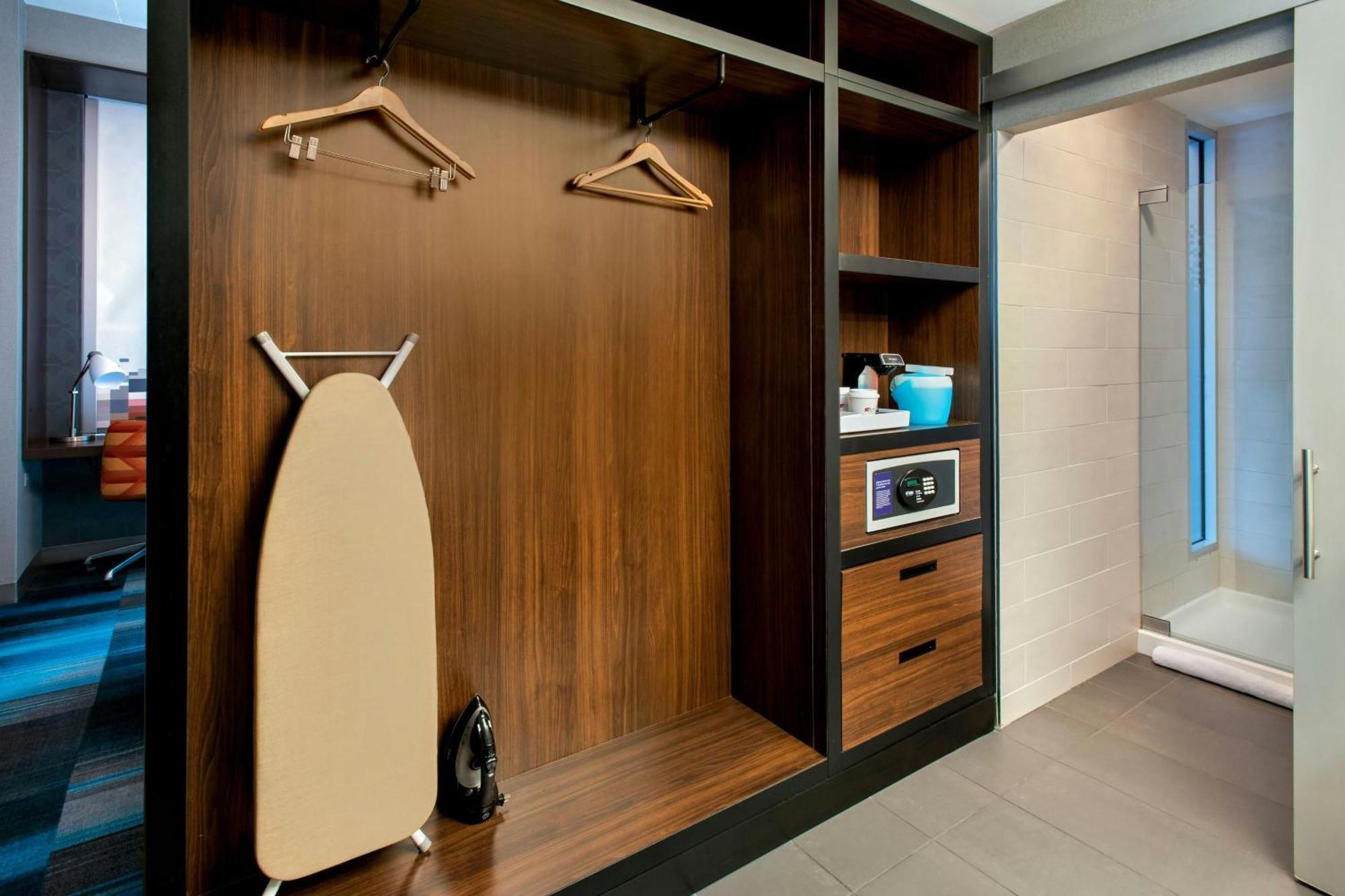 Aloft Seaport District Hotel