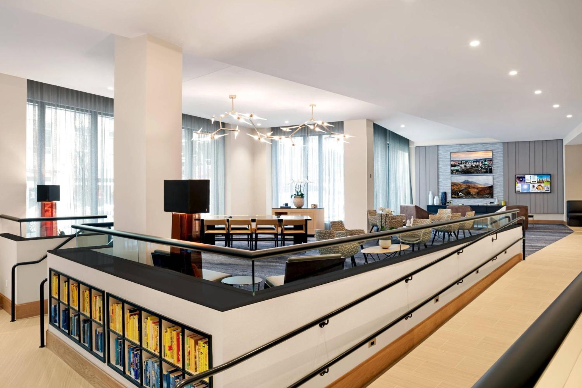 Courtyard Downtown/north Station Hotel 3*