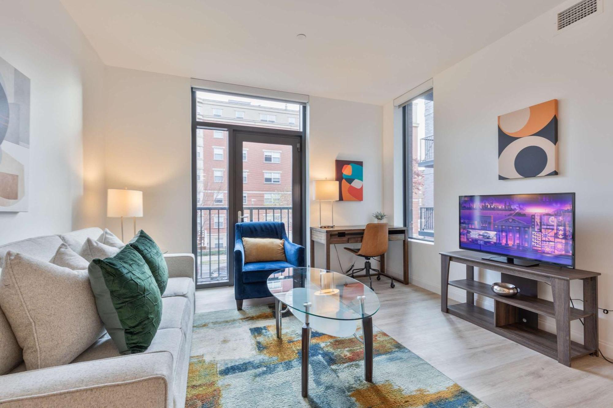 Apartment Gorgeous With Kitchen-idl-547 *