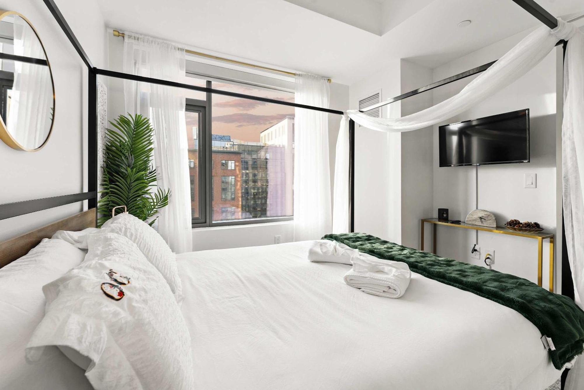 Apartment South End Gem Views Rooftop Pool