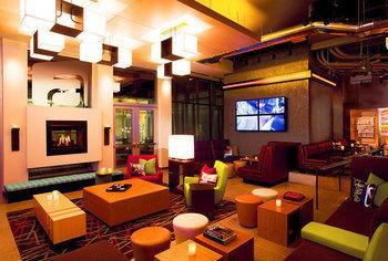 Aloft Seaport District Hotel 4*