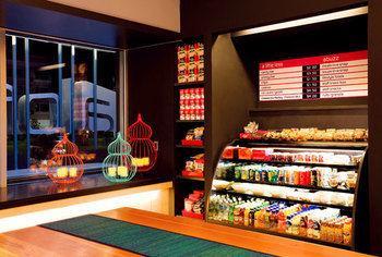 Aloft Seaport District Boston
