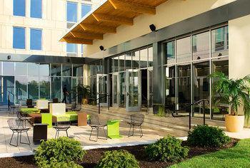 Aloft Seaport District 4*