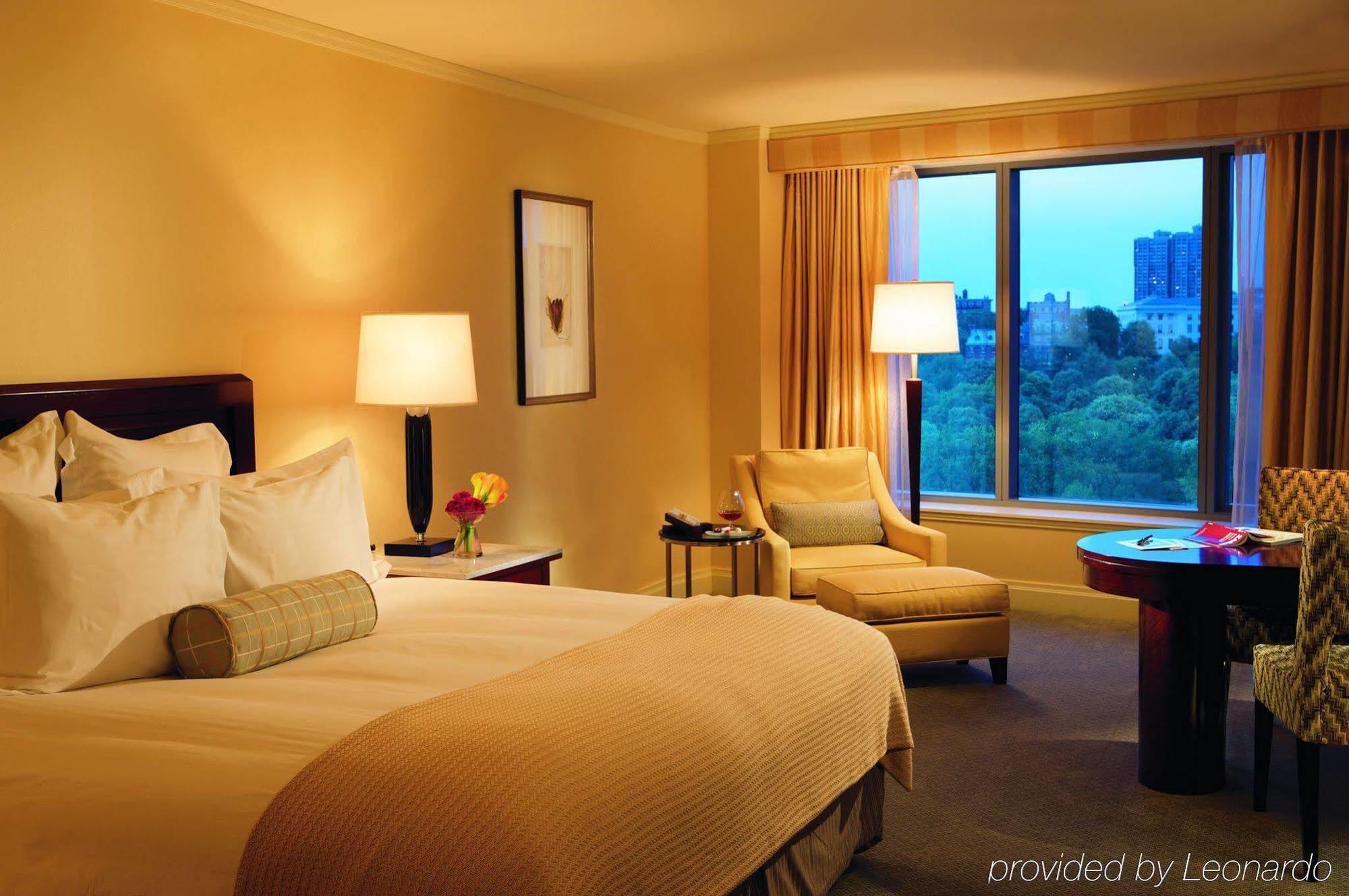 The Ritz-carlton,