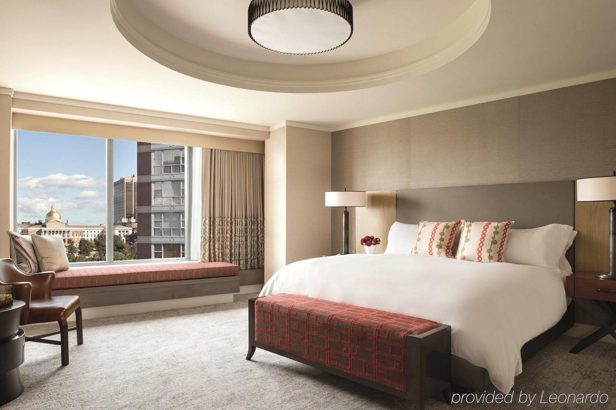 The Ritz-carlton,