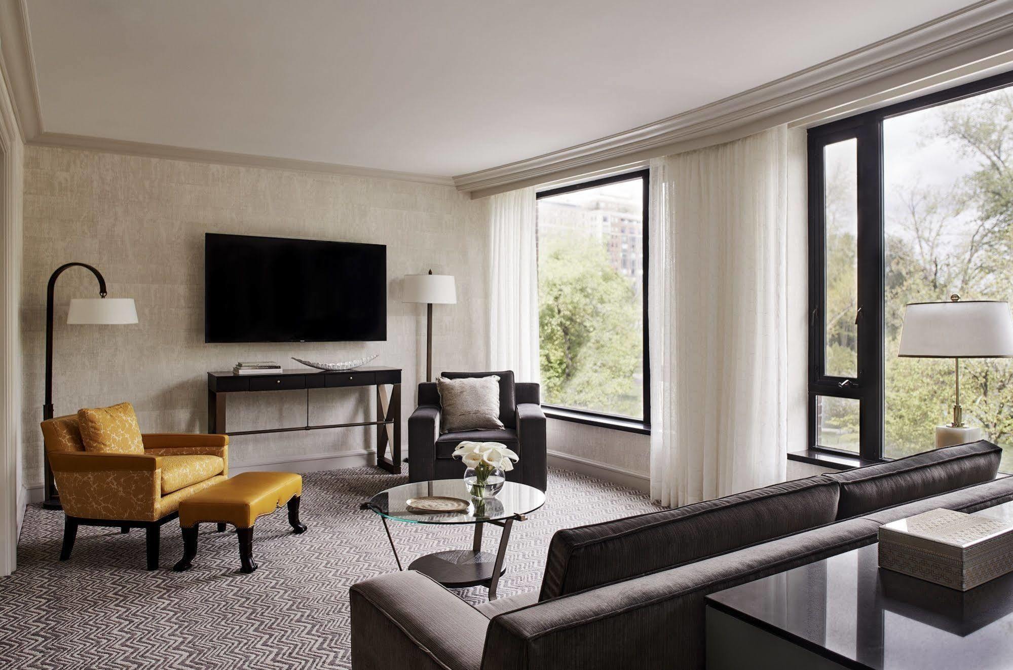 Four Seasons Hotel 5*