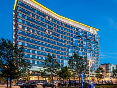 Hotel Aloft Seaport District Boston