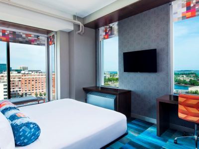 Hotel Aloft Seaport District 4*