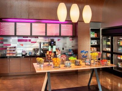 Aloft Seaport District Hotel 4*