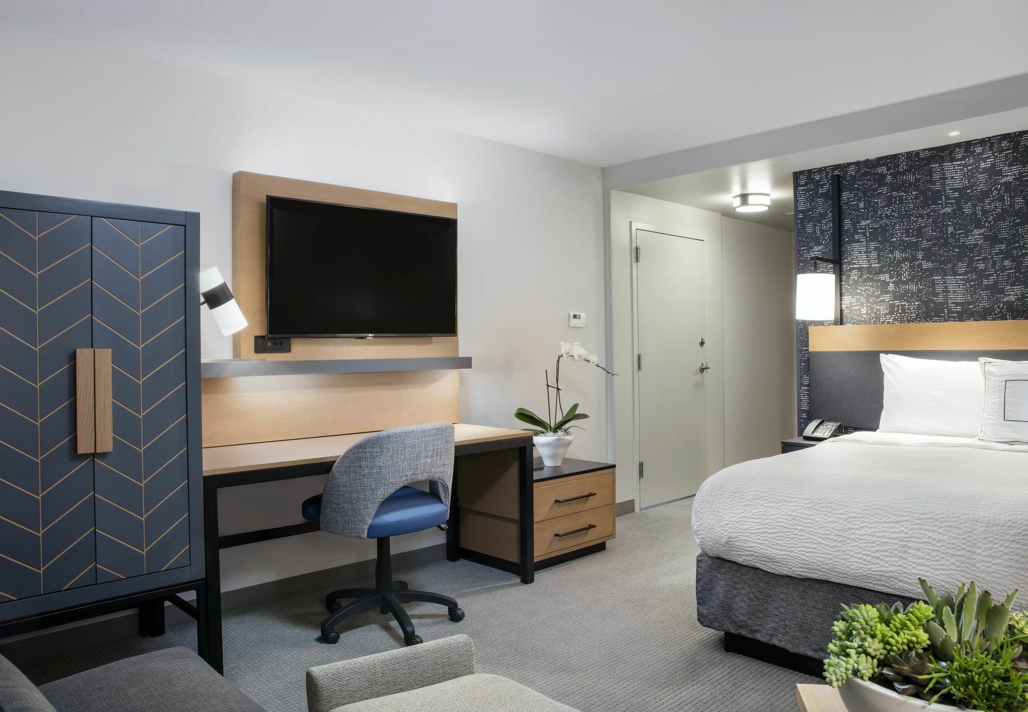 Courtyard Downtown/north Station Hotel 3*
