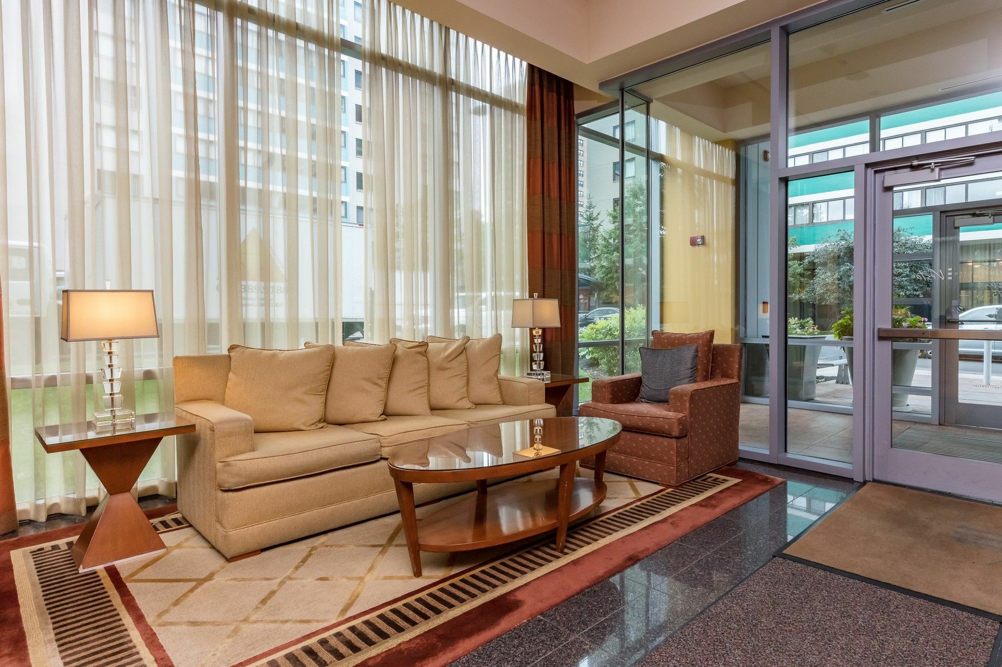 Global Luxury At West End Apartment