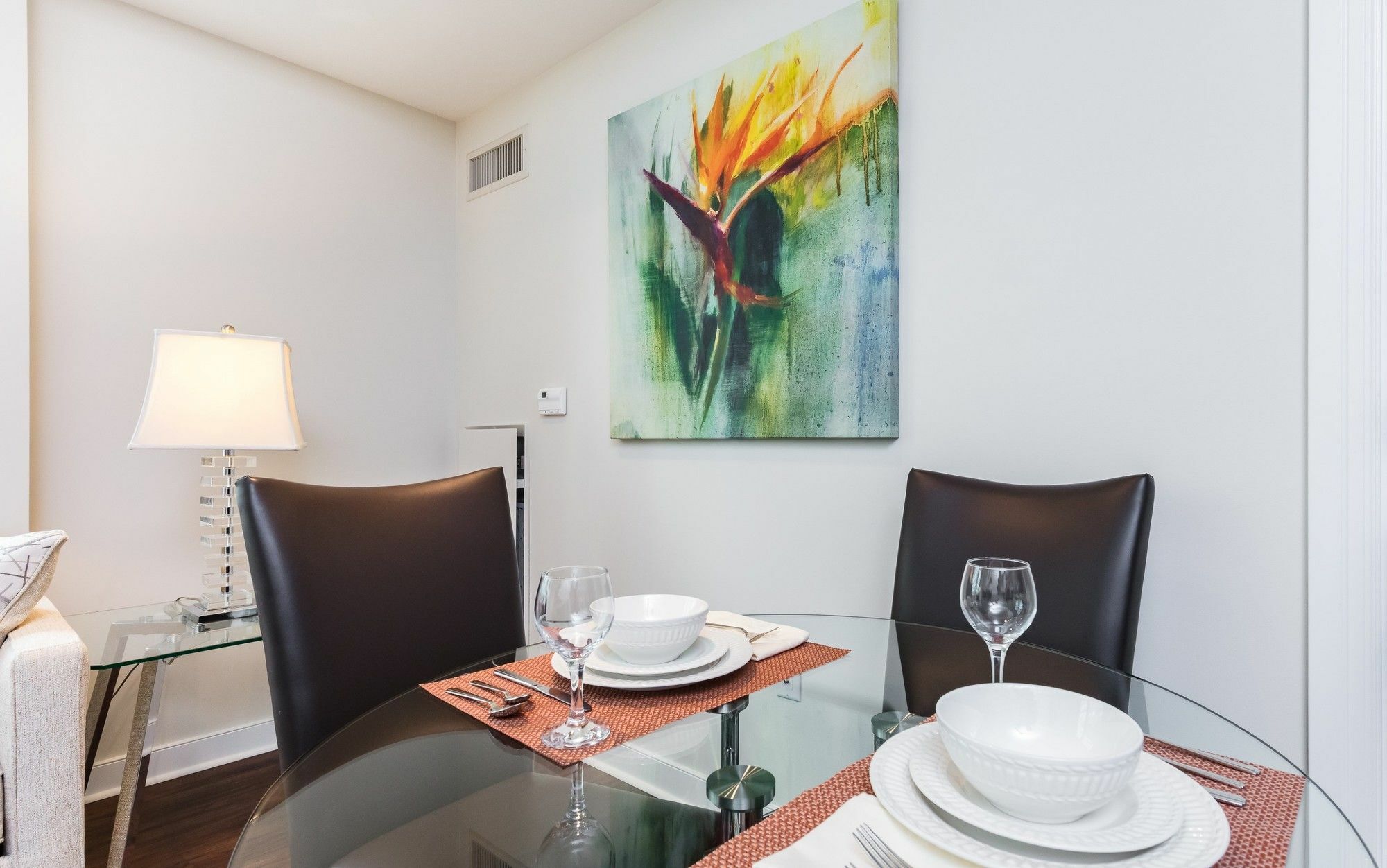 Global Luxury At West End Apartment