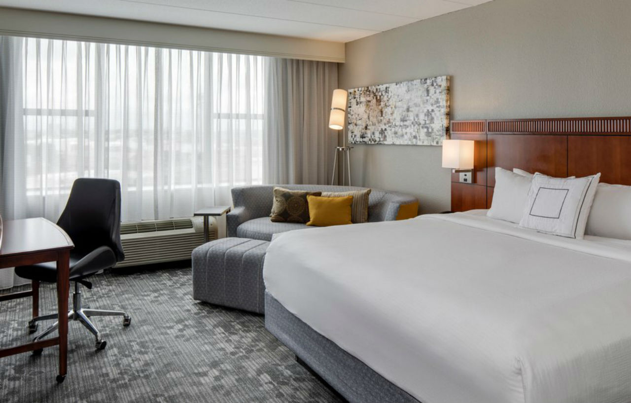 Courtyard By Marriott Logan Airport Hotel Boston